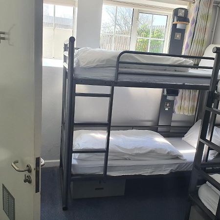 วายเอชเอ พอร์ต เอย์นอน Hostel พอร์ตอายน็อน ภายนอก รูปภาพ