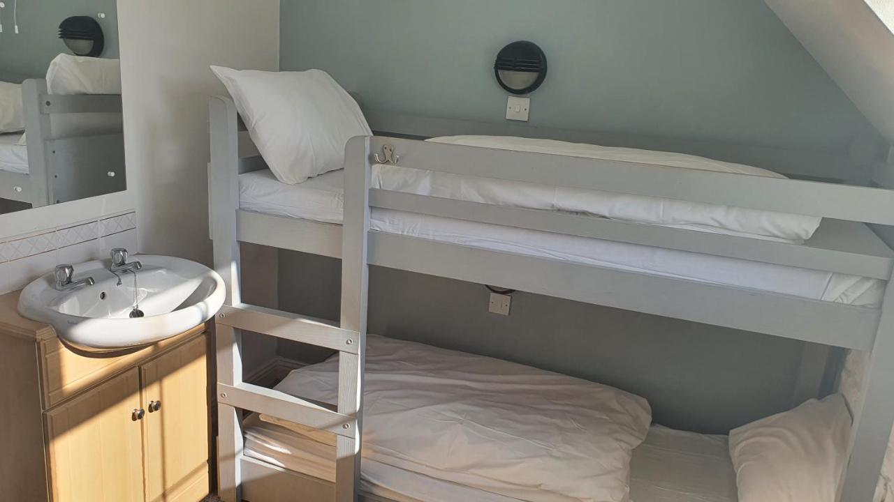 วายเอชเอ พอร์ต เอย์นอน Hostel พอร์ตอายน็อน ภายนอก รูปภาพ