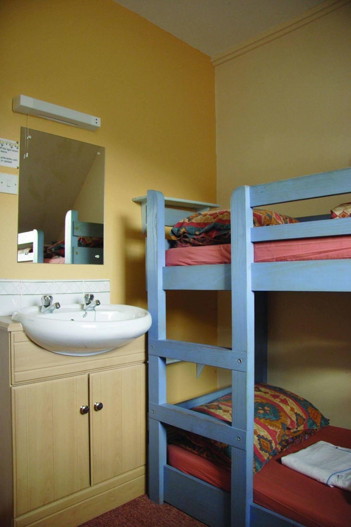 วายเอชเอ พอร์ต เอย์นอน Hostel พอร์ตอายน็อน ภายนอก รูปภาพ